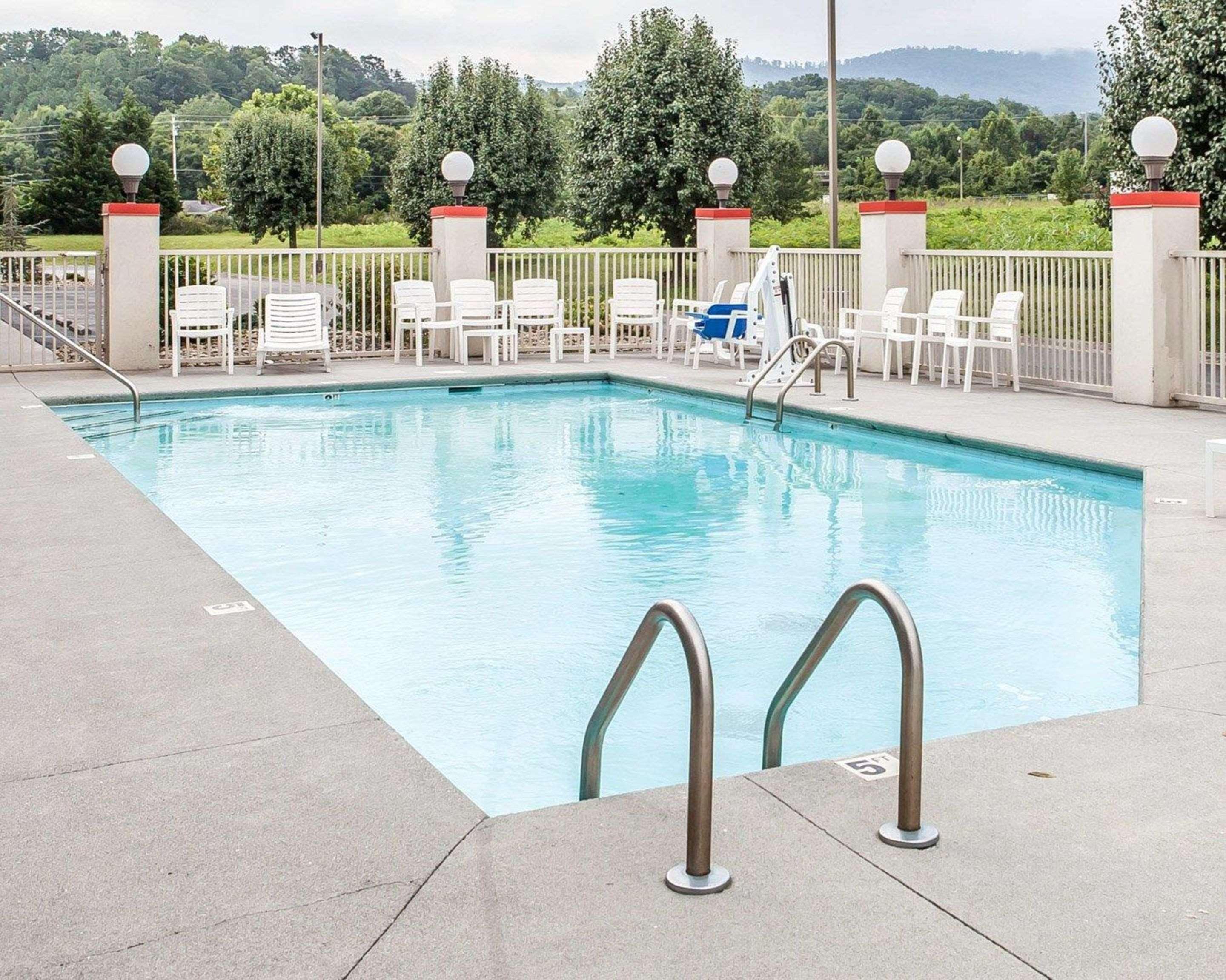 Econo Lodge Ньюпорт Экстерьер фото