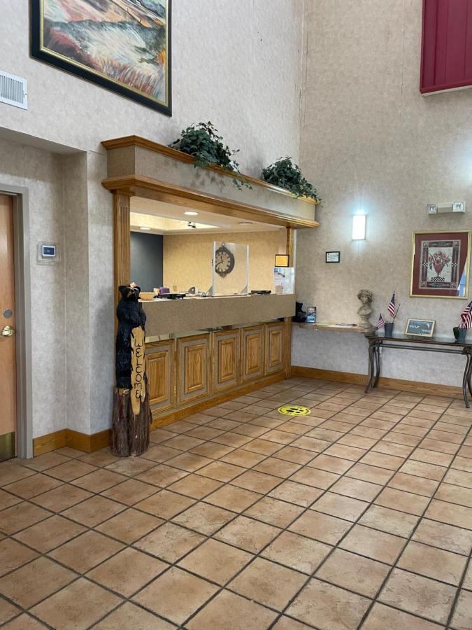 Econo Lodge Ньюпорт Экстерьер фото