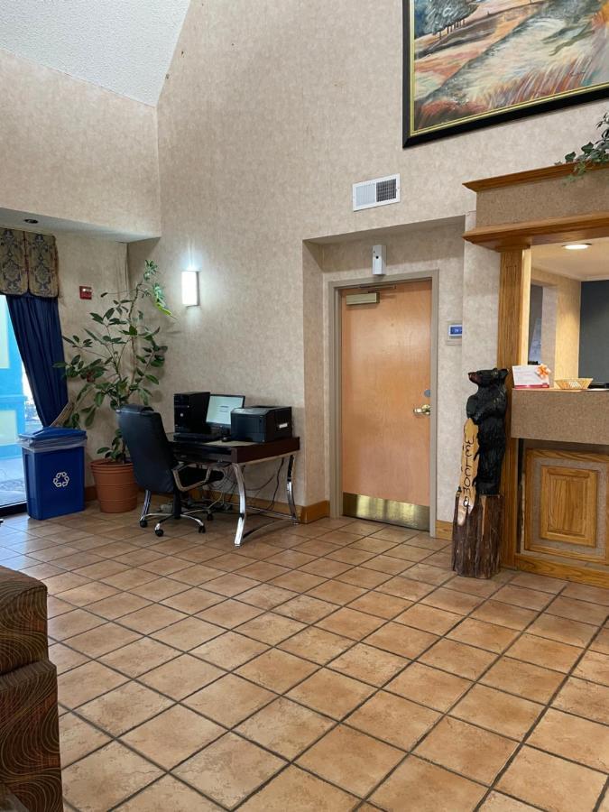 Econo Lodge Ньюпорт Экстерьер фото