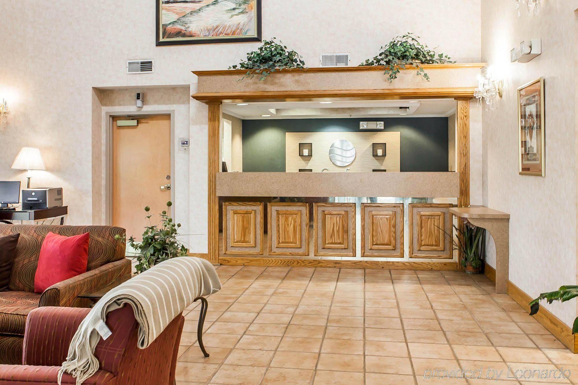 Econo Lodge Ньюпорт Экстерьер фото