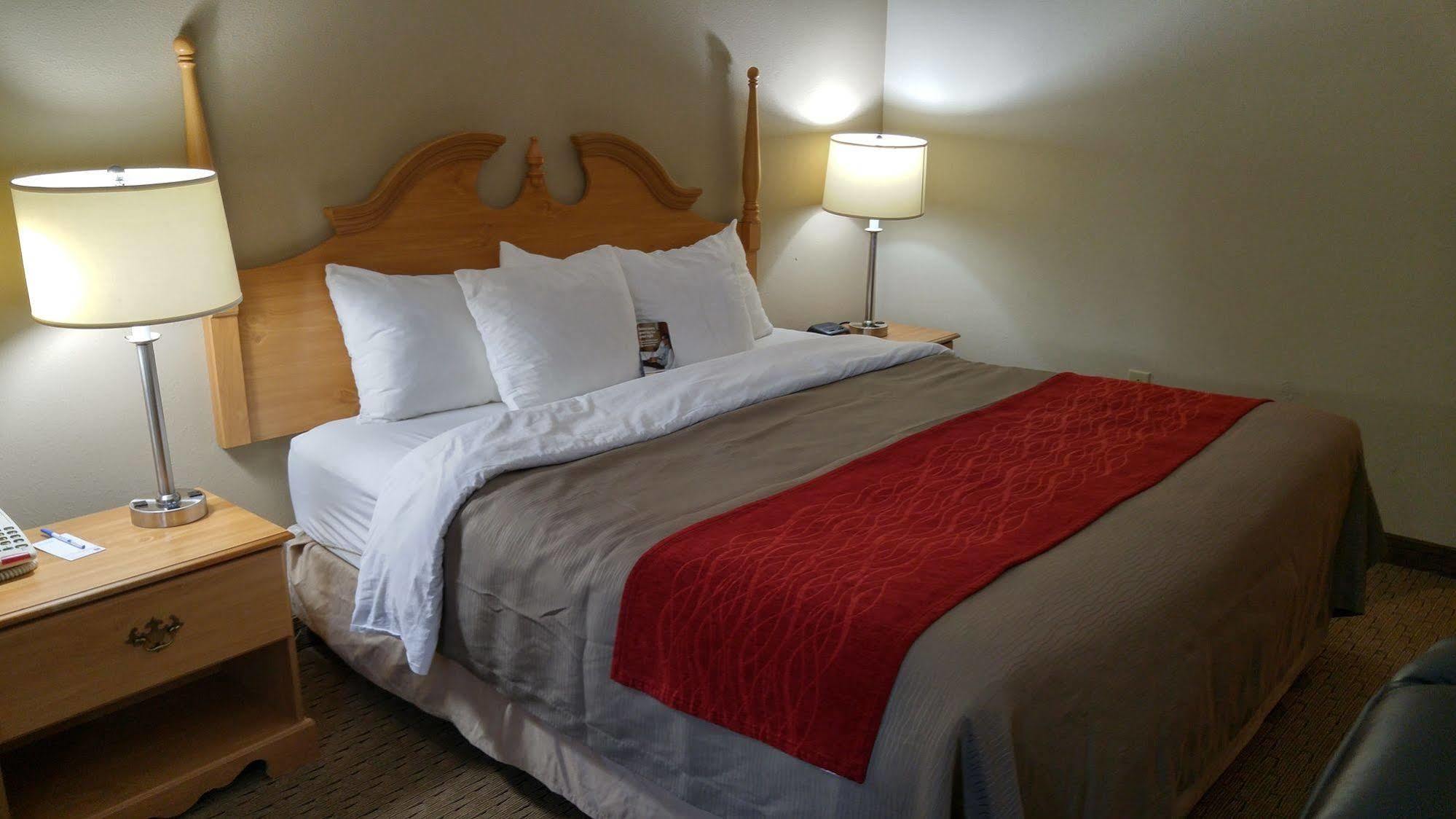 Econo Lodge Ньюпорт Экстерьер фото