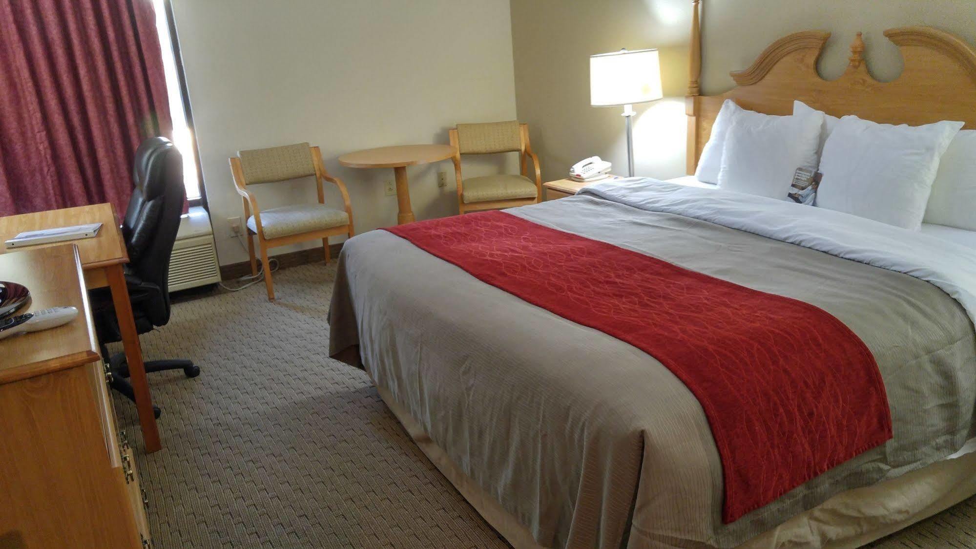 Econo Lodge Ньюпорт Экстерьер фото
